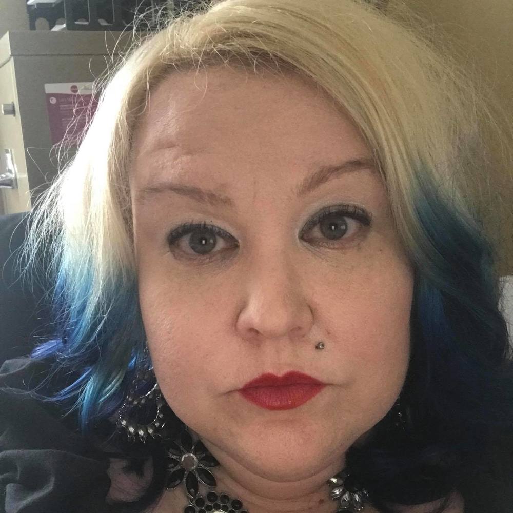 Meet your Posher, Ana